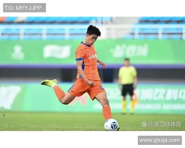 武汉足球队灵活性变革引发热议推动足球发展新思路